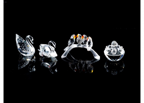 4 דמויות קריסטל סברובסקי (SWAROVSKI) בצורת ציפורים, חתומים