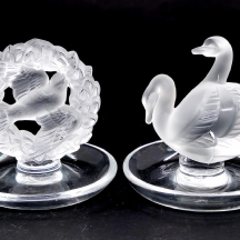 זוג מעמדים שולחניים צרפתים איכותיים לטבעות (Ring Holder) מתוצרת 'לליק' (Lalique)