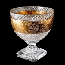 כלי קריסטל מהודר מעוטר בזהב