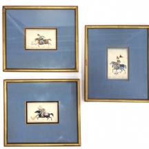 סט של שלוש מיניאטורות פרסיות ממוסגרות, חתומות