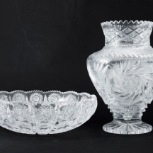 שני כלי קריסטל מלוטשים בעבודת יד