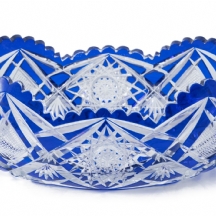 כלי קריסטל כחול, עשוי בליטוש מסוג cut to clear