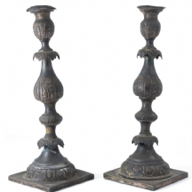 זוג פמוטי כסף רוסיים מהמאה ה-19, חתומים ש. שפלר (Ш. Шефлерь)