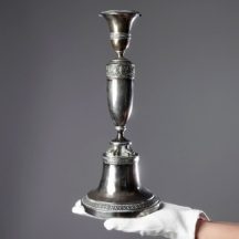 לאספנים - פמוט כסף גרמני עתיק מהמאה ה-18, יוצר בעיר המבורג גרמניה, חתום