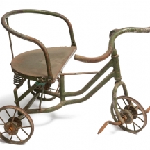 אופניים עתיקות לילד עשויות מתכת, מצב משומש בהתאם לגיל 1910-1930 בקירוב