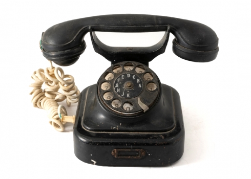 מכשיר טלפון עתיק עשוי בקליט שחורה, מצב משומש בהתאם לגיל, לא נבדק מצב עבודה