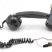 טלפון ידני וינטג' עם דיסקנית סיבובית של משרד התקשורת