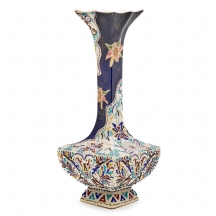 אגרטל קרמיקה יפני עתיק, מעוטר ציורי יד באמייל בטכניקת מוריאג' (Moriage), חתום