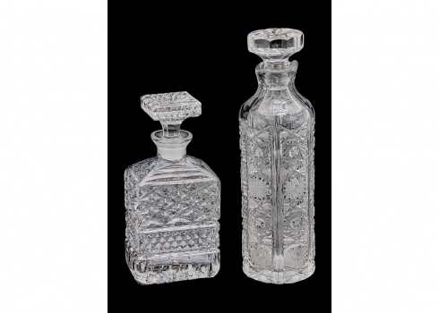 זוג דקנטרים עשויים קריסטל