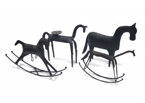 4 פסלי סוסים מברזל