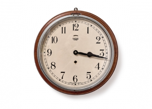 שעון קיר עגול עם מנגנון קפיץ Smiths Enfield סביבות 1930