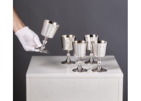 5 גביעי כסף, עשוים כסף סטרלינג תוצרת Asprey & Co Ltd