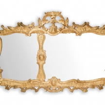 מראה עתיקה מגולפת בעבודת יד, צבועה בזהב על ג'סו