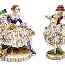 זוג פורצלנים גרמנים עתיקים בדמות בלרינות תוצרת E.& A.MULLER