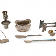 8 חפצים שונים עשויים כסף, יצרנים ודגמים שונים כולם חתומים