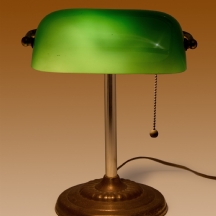 מנורת בנקאים מפליז בסגנון רטרו, שנות ה-70