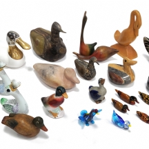 26 ברווזים, דגמים ויצרנים שונים, חלקם חתומים