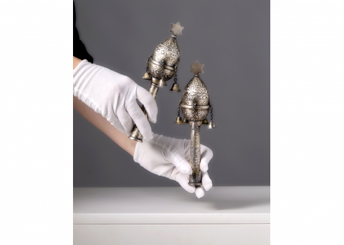 זוג רימונים עתיקים לספר תורה, עשויים כסף 'סטרלינג' (חתומים 925)