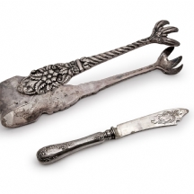 מלקחיים כבדים עשויים כסף וסכין כסף רוסית