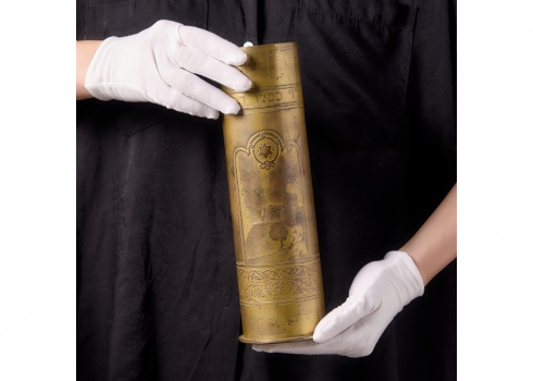 פריט בצלאל משנות העשרים, עשוי מתרמיל פגז