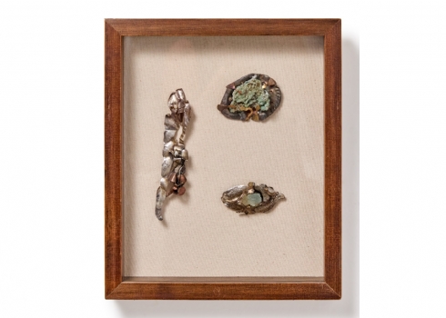 שלושה תכשיטים אומנותיים