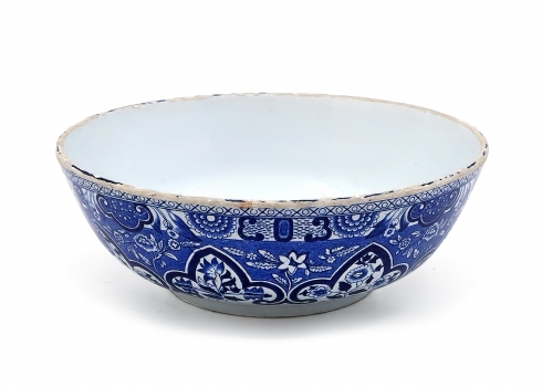 קערת חרס רוסית עתיקה ונדירה שיוצרה עבור השוק הפרסי