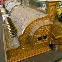 קופה רושמת אמריקאית עתיקה מהמאה ה19 תוצרת national, עשויה ברונזה וזכוכית