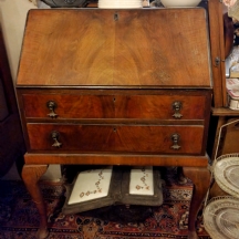 סקרטר עתיק עשוי עץ