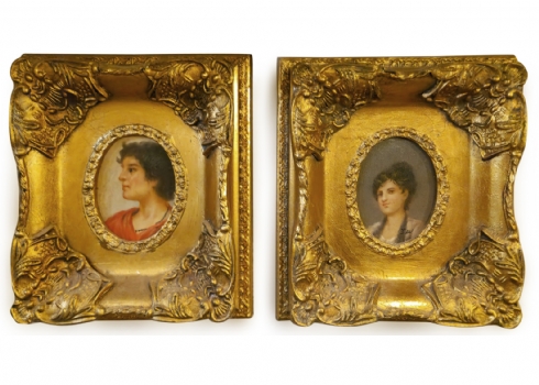 זוג תמונות בסגנון עתיק שמן על לוח נתונות במסגרות מוזהבות