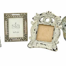 לוט של 4 מסגרות לתמונות (אחת זכוכית פרחים)