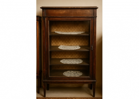 וטרינה אנגלית עתיקה עשויה עץ וזכוכית