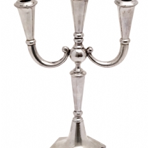 פמוט כסף לשלושה נרות, מתוצרת מתדין חתום: Matadin 800, משקל: 265 גרם