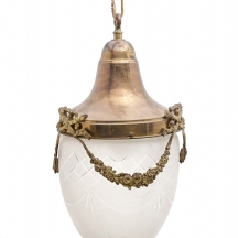 מנורת תקרה בסגנון עתיק מעוצבת כפנס רחוב, עשויה פליז ונחושת