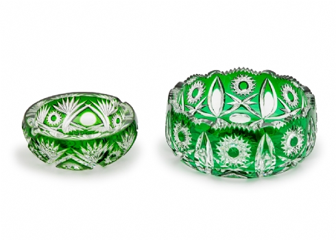 קערה עמוקה ומאפרה מקריסטל ירוק, עשויים בליטוש מסוג cut to clear