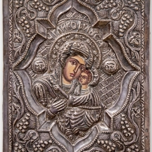 איקונה רוסית עתיקה עשויה לוח עץ מצויר בצבעי שמן