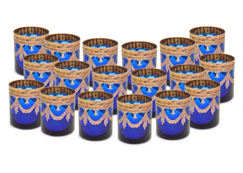 18 כוסות לשתייה קרה עשויות זכוכית קובלט כחולה, ומעוטרות זהב