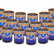 18 כוסות לשתייה קרה עשויות זכוכית קובלט כחולה, ומעוטרות זהב