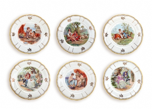 6 צלחות פורצלן מעוטרות סצנות חיזור