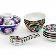 13 כלי פורצלן סינים שונים