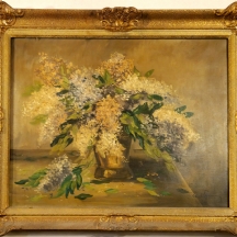 פרחים בכלי על שולחן - ציור שמן על בד חתום, נתון במסגרת נאה