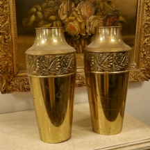 זוג כדים עשויים פליז