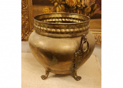 ג'רדינייר עתיק עשוי פליז