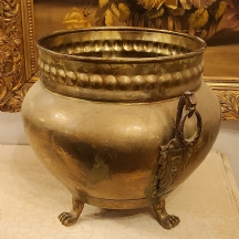 ג'רדינייר עתיק עשוי פליז