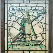 חלון ויטראז הולנדי עשוי זכוכית והלחמות בדיל מסגרת עץ עם הכנה לקופסת אור