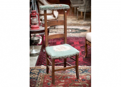 כסא תפילה אנגלי עתיק ויקטוריאני עשוי עץ וריפוד גובלן