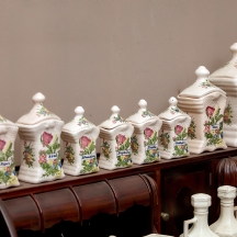 סט מיכלים לתבלינים למטבח עשוי חרסינה מעוטרת, חתומים