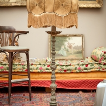 מנורת רצפה, רגל עשויה מתכת, אהיל בד