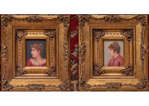 זוג ציורים בסגנון עתיק, שמן על לוח, נתונים במסגרות נאות