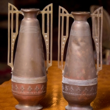 זוג אגרטלים בסגנון אר נובו גיאומטרי 1910 בקירוב