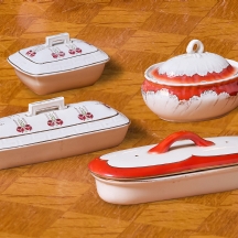 ארבעה כלי חרס עתיקים מסט רחצה לטואלט